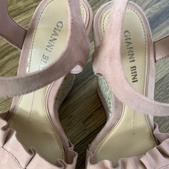 Gianni Bini KENLEYY Suede wedge, Size 7 - Picture 5 of 13